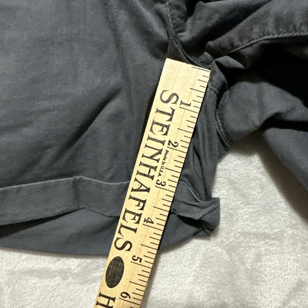 Nike The Athletic Dept.‎ Shorts Women's 2 Gray Cuffed Active Pockets Logo Hiking